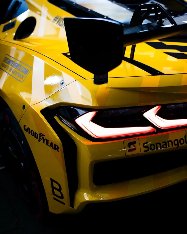 Rear view: all bite.
COTA’s coming. Less than two weeks until the Lone Star Le Mans showdown. 🤠 Texas, fire up the welcome!

📸 Photo by @fabrizioboldoni_ph I @dppiimages

#DustInThePitLane #WEC #6HSaoPaulo #Motorsports #Corvette